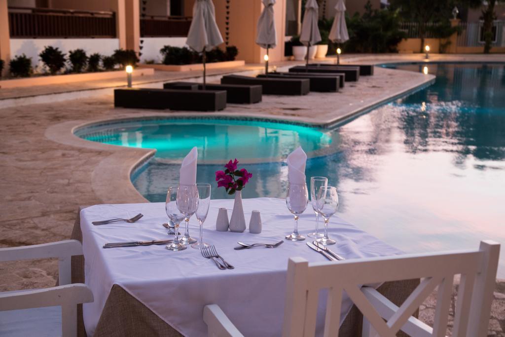 Los Flamencos Aparthotel Beach Club バヤイベ エクステリア 写真